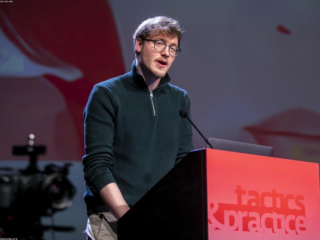 ព័ត៌មាន​អនឡាញ: ការអភិវឌ្ឍន៍ និងនិន្នាការថ្មី